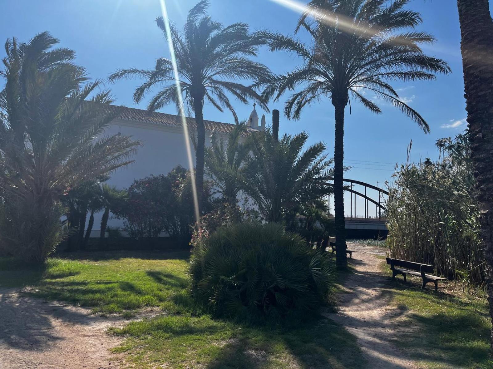 Stylish Well-Connected Beachfront Flat Valencia Exteriör bild